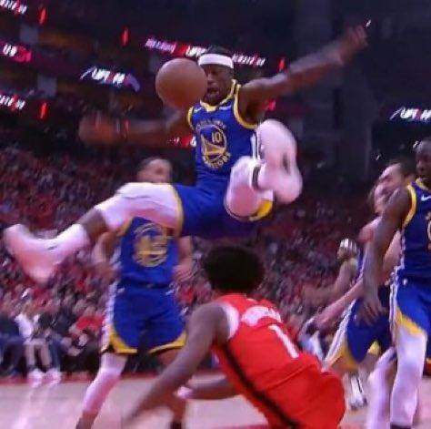 皇冠体育下载-季后赛硬汉巴特勒 这一次还能抗住阿门的“飞铲”吗