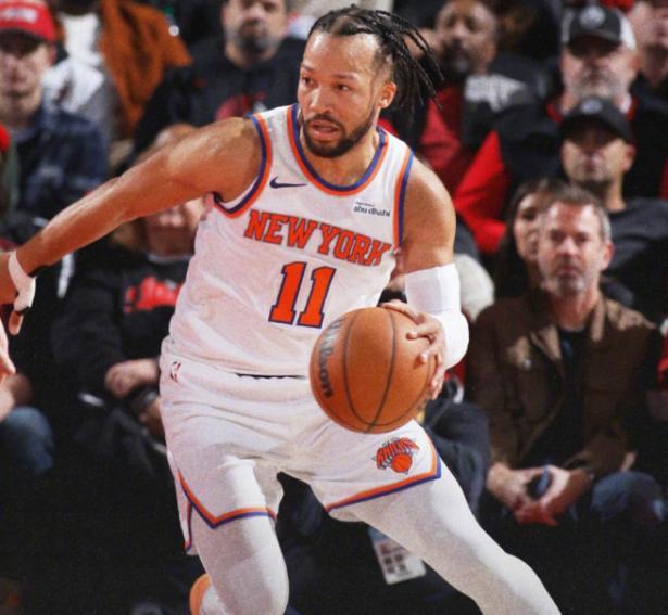 皇冠体育下载-铁人连战600场现役第1！布伦森20+4+5，尼克斯54分血洗篮网